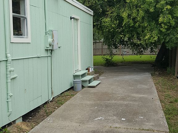 2nd image of 3417 Lawnview St