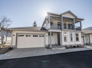 363 S Mountain Ave, Ashland, OR 97520