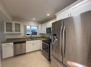 721 SW 7th St, Hallandale Beach, FL 33009