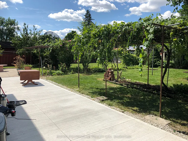 2114 Islington Ave — Photo 10