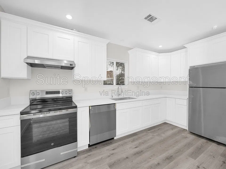 813 Lees Ave