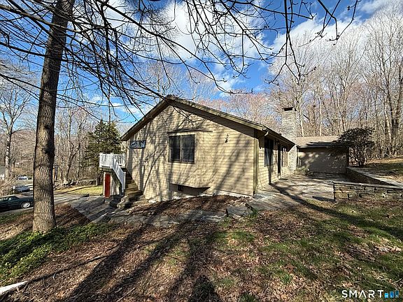 2nd image of 110 Town Woods Road