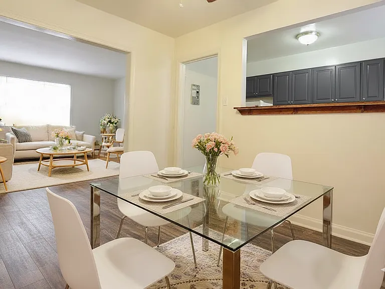 Wallworth Park Apartments — Photo 6