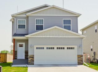 4872 Westminster Dr, Moorhead, MN 56560