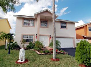 950 SW 96th Ave, Pembroke Pines, FL 33025
