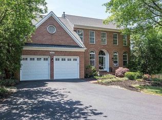 14513 Picket Oaks Rd, Centreville, VA 20121