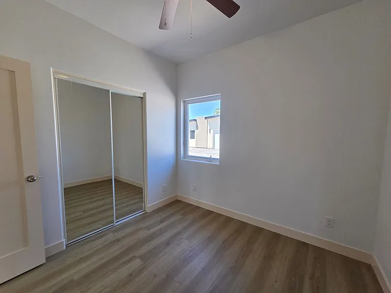 370 Riverfront Dr — Photo 18
