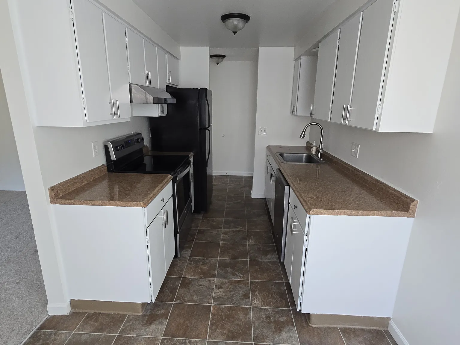 2 bed, 900 sqft, $1,595 — Photo 3