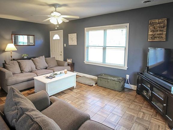 4th image of 810 Hill Ave