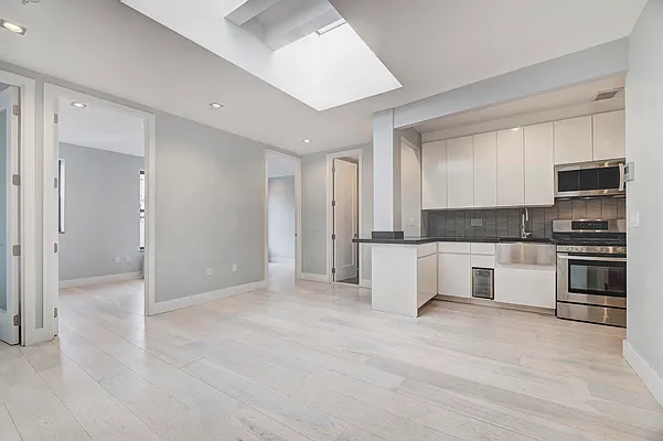 Rented by REAL New York | media 11