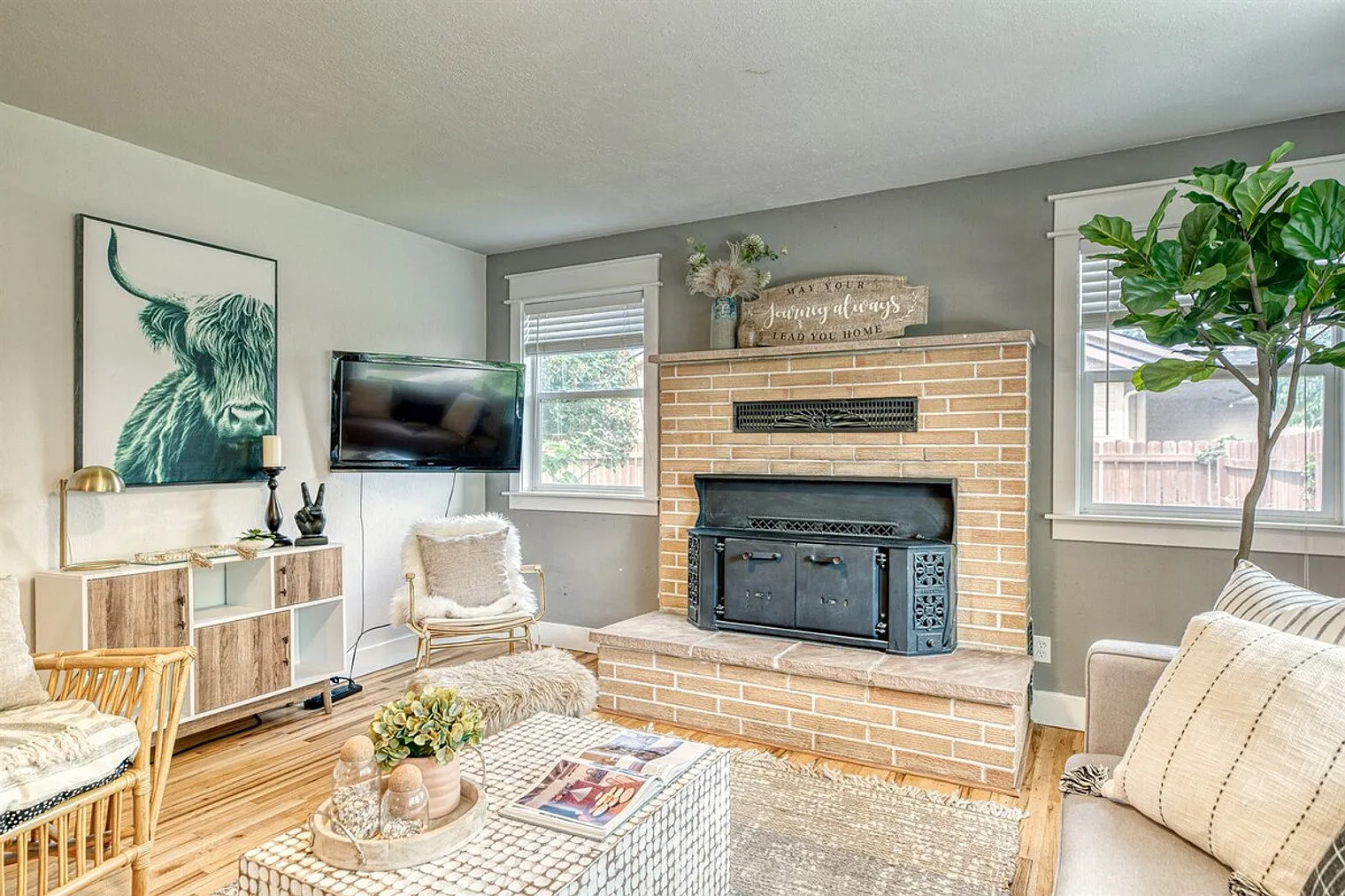 3 bed, 3.0 bath, 1797 sqft, $4,683 — Photo 2