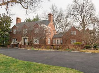 911 W Red Bridge Rd, Kansas City, MO 64114