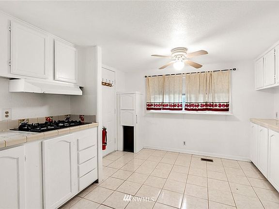 5th image of 61 E Tahuya Dr