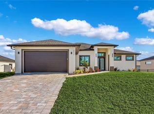 217 NW 29th Pl, Cape Coral, FL 33993