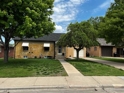 560 W 7th St, Hoisington, KS, 67544