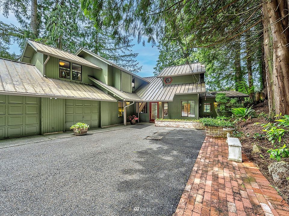 Front of house complete with 3 car garage 