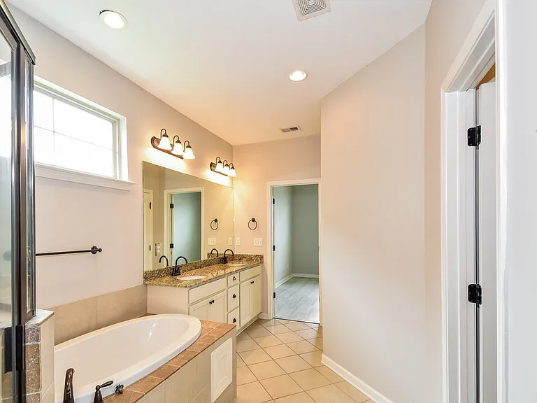 430 Hidden Meadows Cv — Photo 11