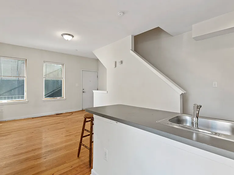 1643 Fitzwater St #A — Photo 8