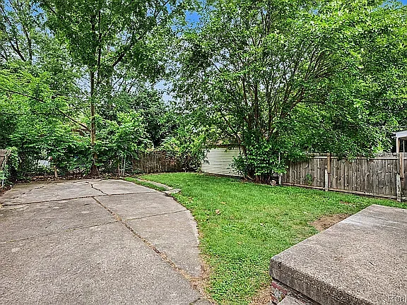 11081 Courville St — Photo 9
