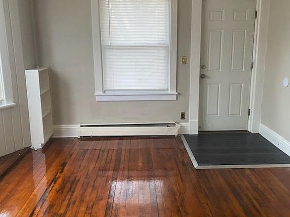 3rd image of 230 Pullman Ave #1