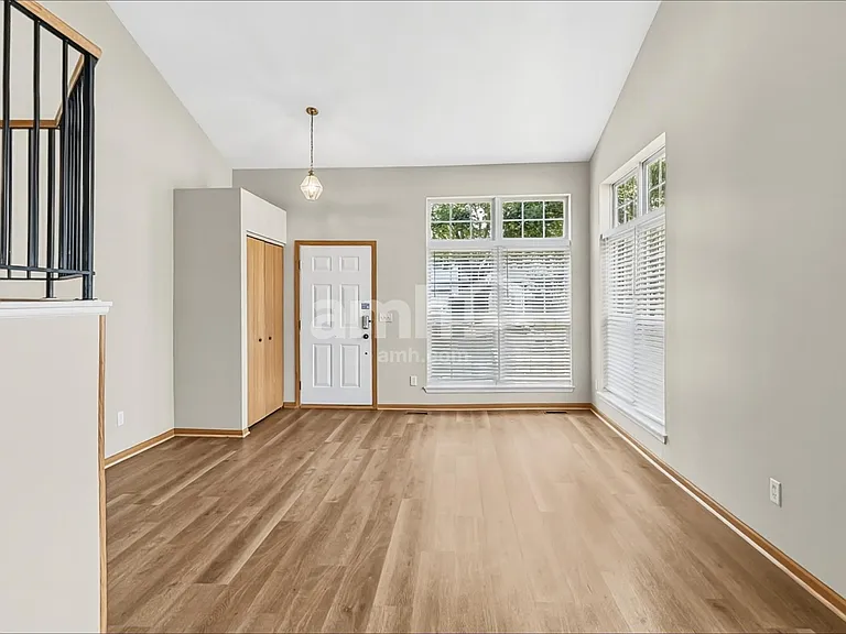 14233 S Hillsdale Ct — Photo 6