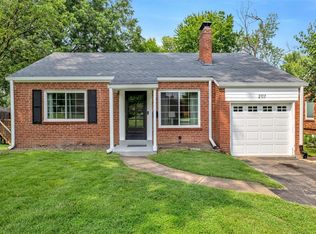 207 Carmel Dr, Saint Louis, MO