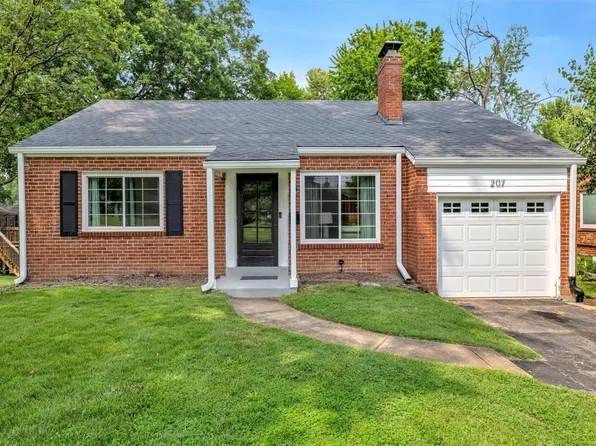 207 Carmel Dr, Saint Louis, MO 63119