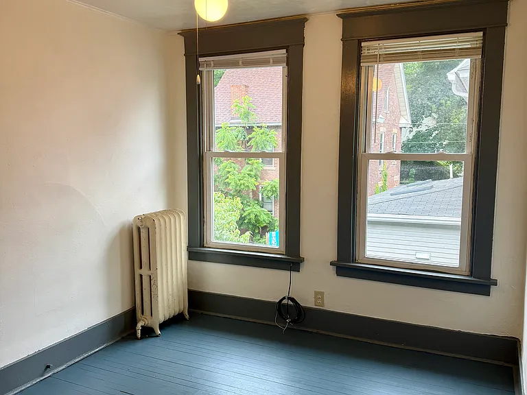 565 W Brady St #1/2 — Photo 9