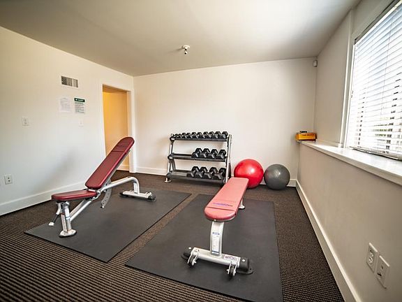 4th image of 4060 McGee St #400