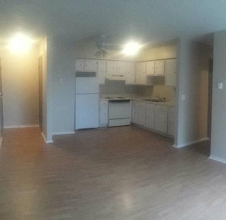 2nd image of 410 SE 4th St APT 4