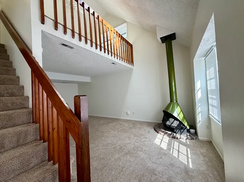 2 bed, 1.5 bath, 1000 sqft, $1,095 — Photo 1