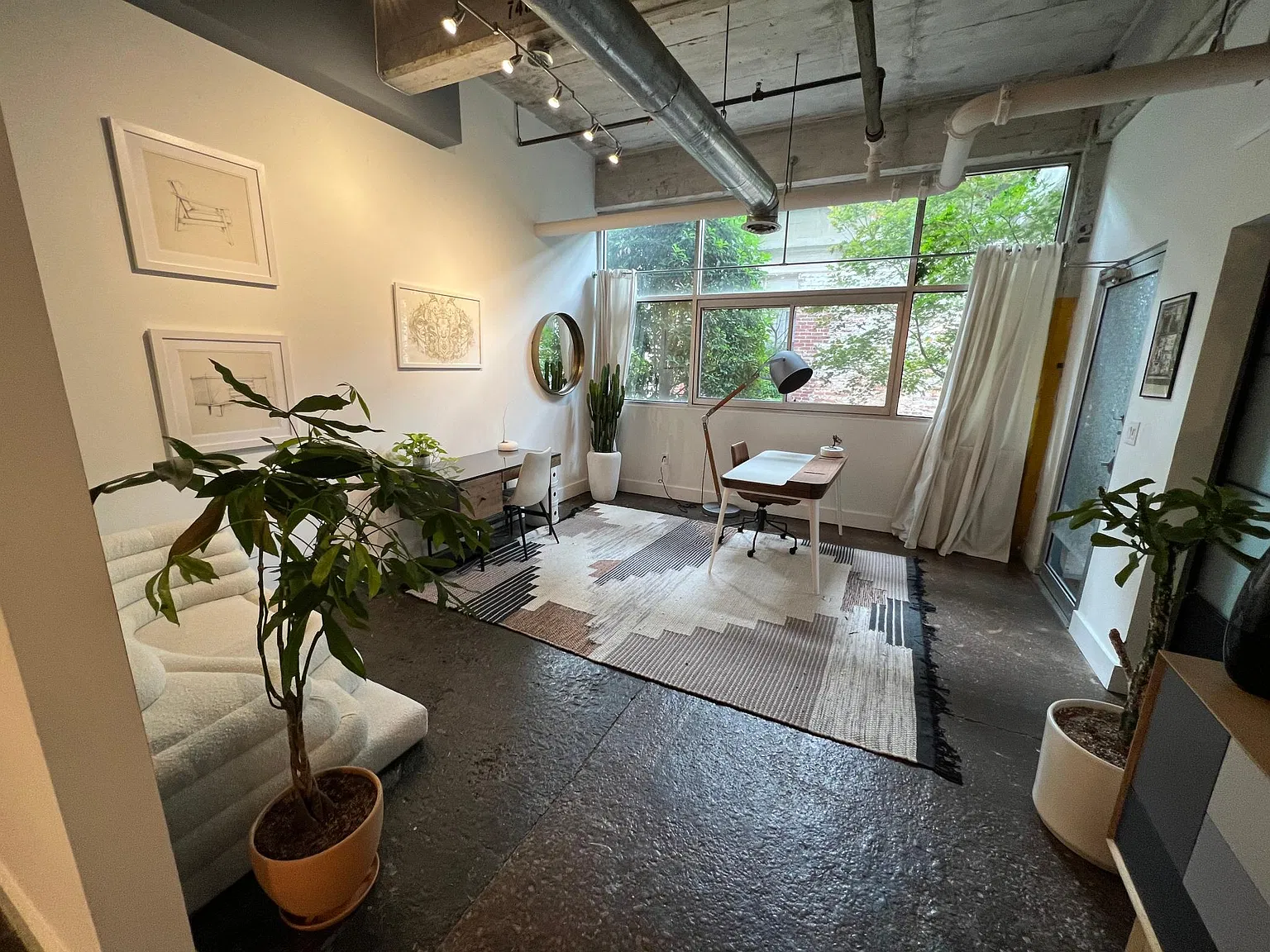 1 bed, 1038 sqft, $2,650 — Photo 2