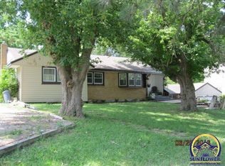 1605 SW 29th St, Topeka, KS 66611