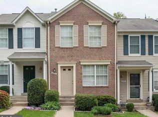 6888 Chasewood Cir, Centreville, VA 20121