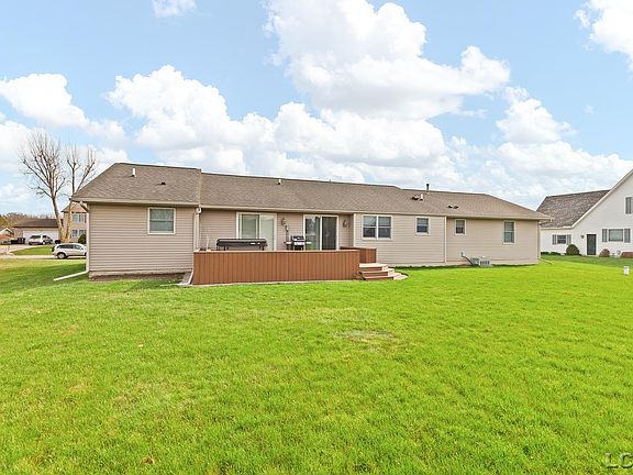 2nd image of 3564 Sapphire Dr