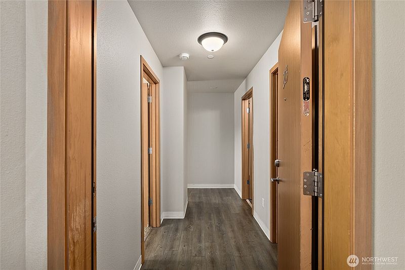 3rd image of 10790 16th Avenue SW