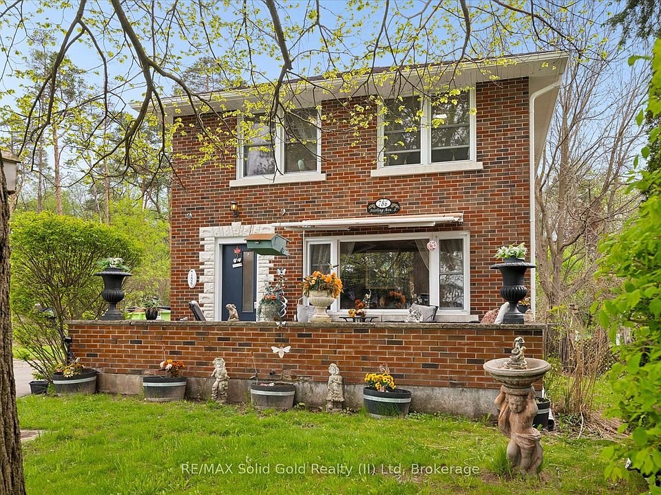 1st image of 786 Stirling Ave S