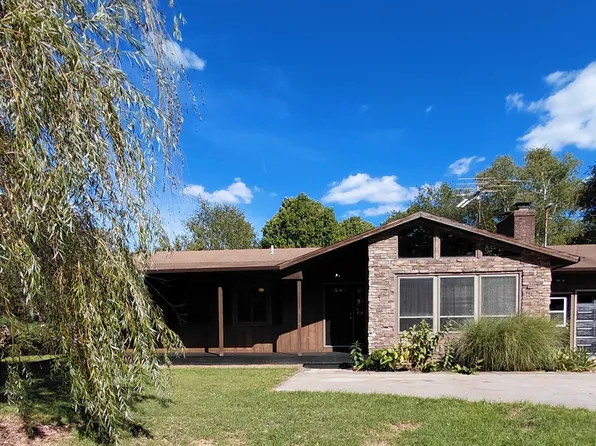 31715 30th St, Paw Paw, MI 49079