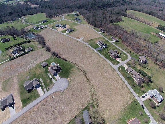 5th image of 24 Lynn Ln