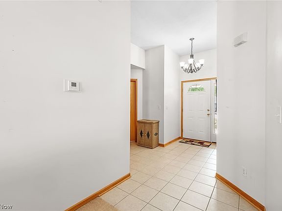 4th image of 105 Northcliff Ln