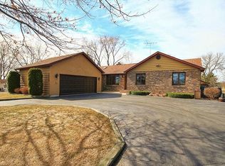 2520 E Bonnie Brook Ln, Waukegan, IL