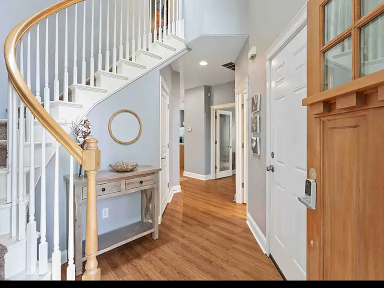 NE 183rd Ct — Photo 22