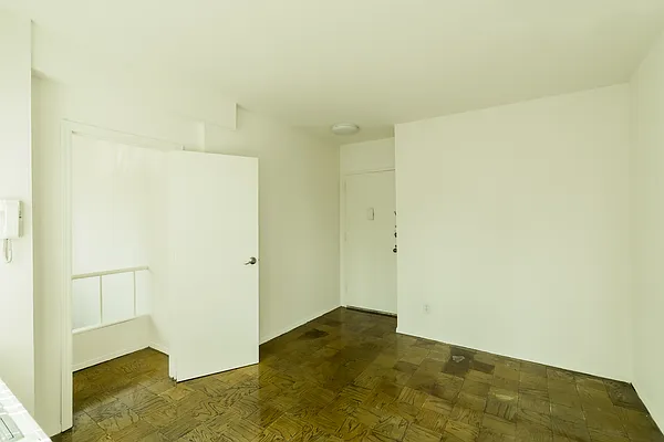 Rented by Metropolitan Property Group | media 8