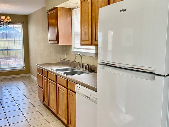 5th image of 106 Ashley Ct