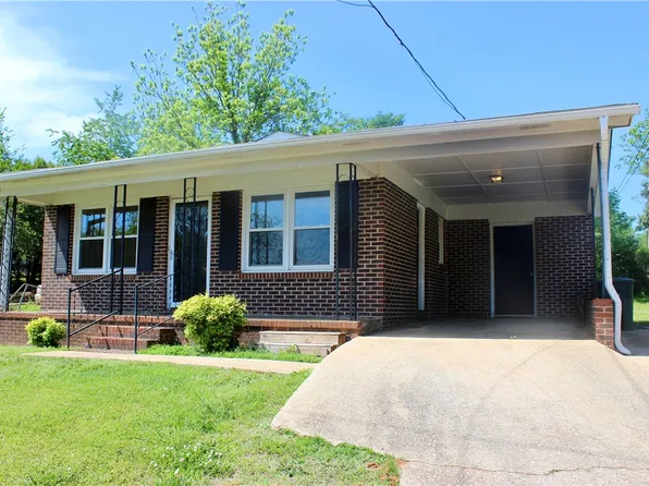 915 E South 2nd St, Seneca, SC 29678