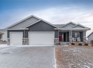 914 NW Ridgeline Ct, Ankeny, IA 50023