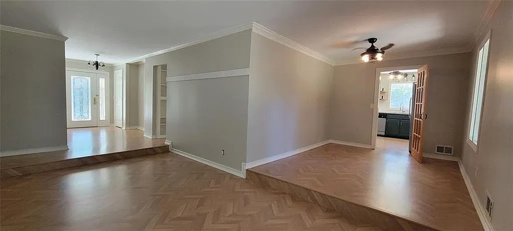 3 bed, 2.0 bath, 2157 sqft, $2,900 — Photo 4