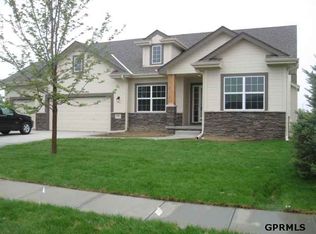 9305 Spring Creek Dr, Bellevue, NE 68147