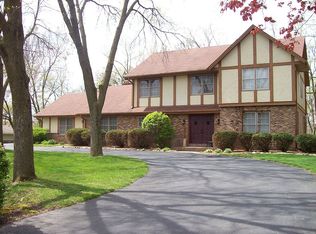 W264N4933 Bayberry Dr, Pewaukee, WI 53072