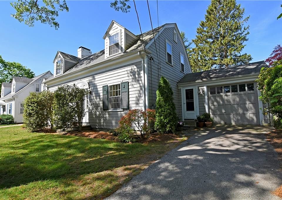 1st image of 27 Gertrude Ave E
